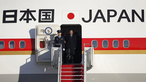 Thủ tướng Nhật Bản đến Washington bắt đầu chuyến thăm Mỹ 3 ngày.